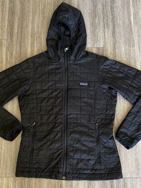 SALE! Patagonia Nano Puff Hooded Jacket Womens Medium Black Puffer Coat Good Con